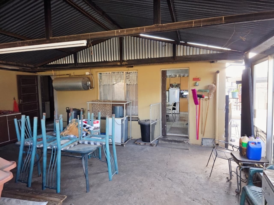 4 Bedroom Property for Sale in Oos Einde North West